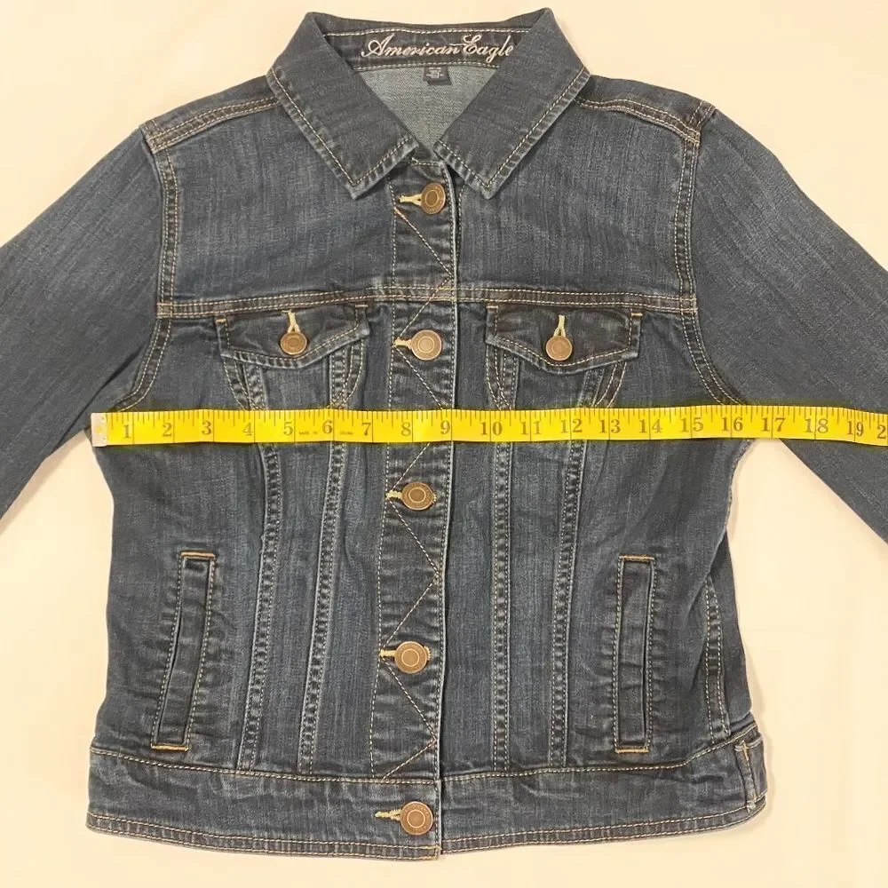 American Eagle Denim Jean Jacket Size M.